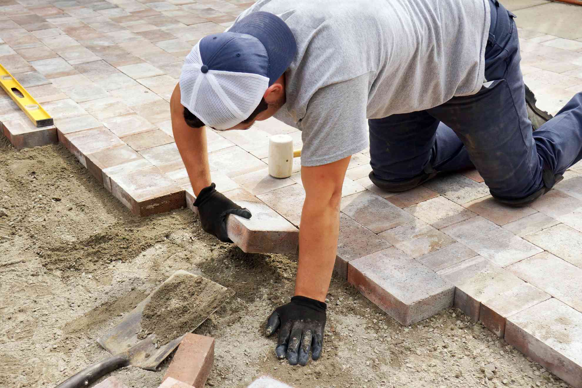 Installing paving bricks or brick pavers takes an expert touch and attention to detail. The commercial paving contractor 3-D Paving has decades of experience installing commercial pavers and brick driveways. Call the experts today!