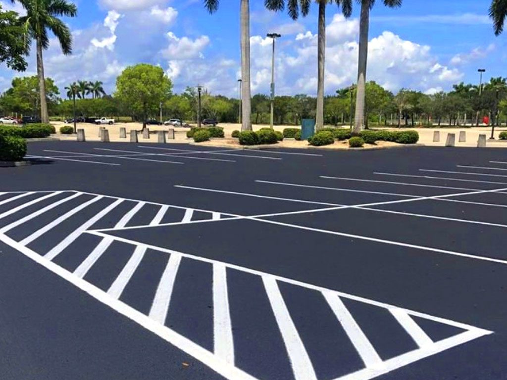Parking Lot asphalt, sealcoating and striping done by South Florida's Parking Lot Experts, 3-D Paving and Sealcoating of Coral Springs and West Palm Beach..